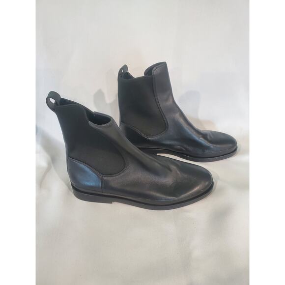 Vince Women's Cecyl Stretch Booties size 8.s59